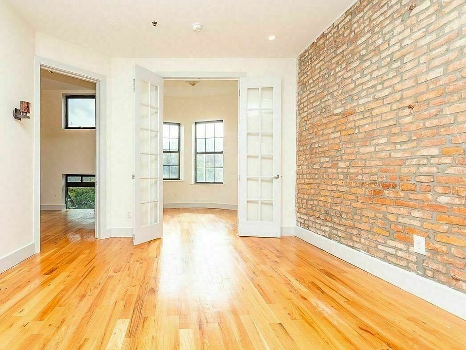 1st image of 469 Park Pl #22