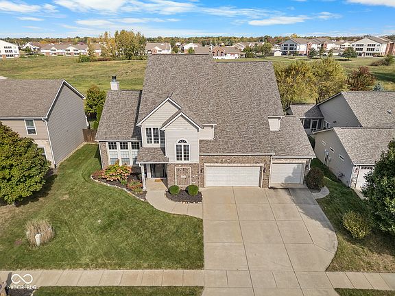 2nd image of 2110 Kingsbury Dr