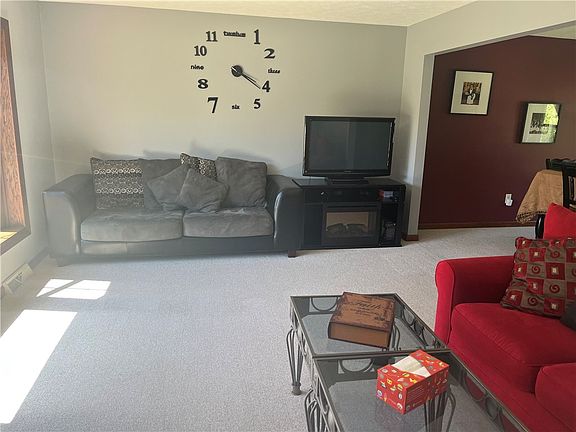 5th image of 1090 Manor Vue Ct
