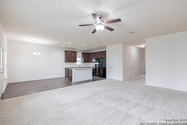 4 bed, 2.0 bath, 1840 sqft, $1,800 — Photo 4