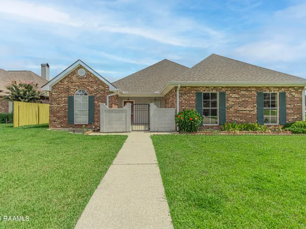 2007 Sugar Palm Dr, New Iberia, LA 70563