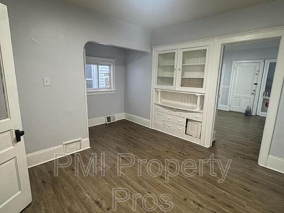 2nd image of 3373 N Richards St