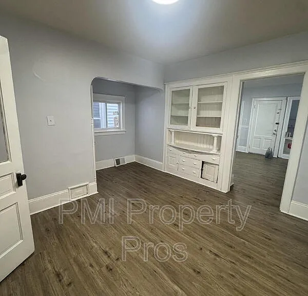 3373 N Richards St — Photo 2