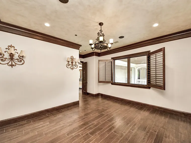 11103 Memorial Dr — Photo 36