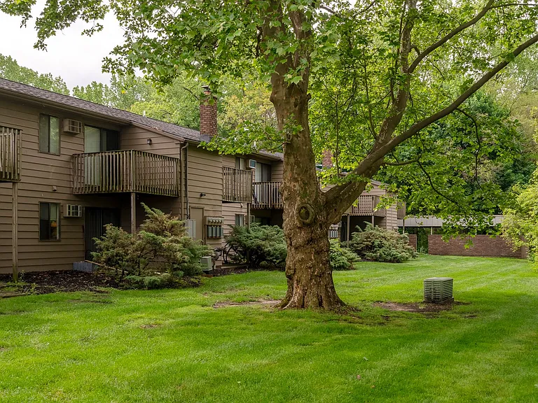 Oak Valley Apartments — Photo 23