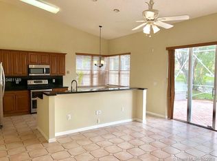 15734 NW 10th St, Pembroke Pines, FL 33028
