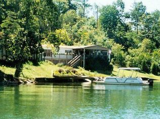 5479 N Shore Ln, Pulaski, VA 24301