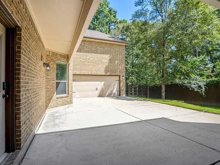 11306 Longmire Creek Ct — Photo 39