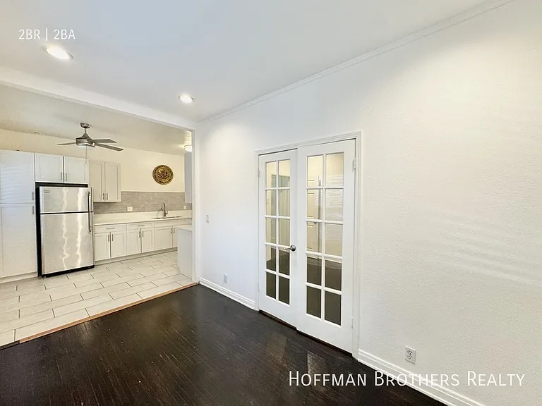 960 S Ardmore Ave #202 — Photo 4