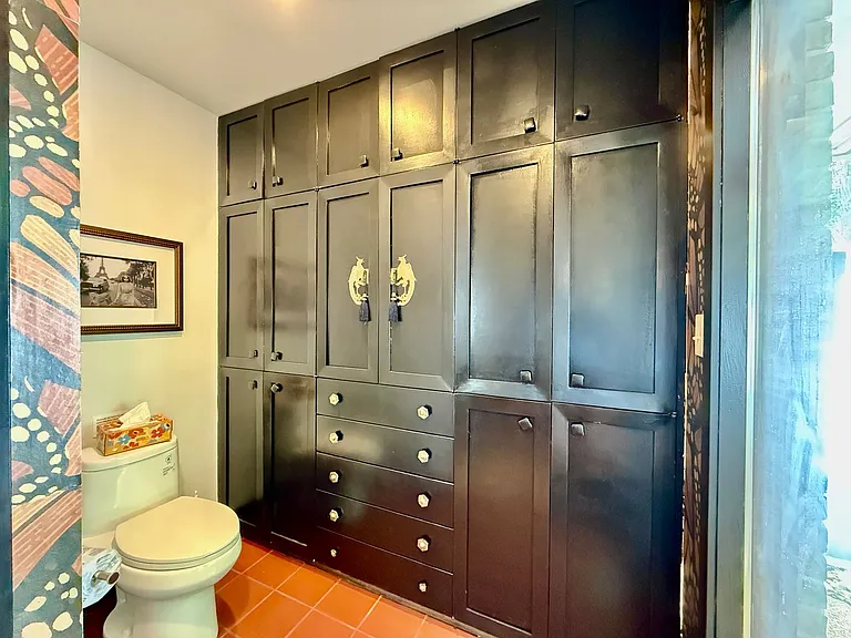 527 Valewood Ln — Photo 36
