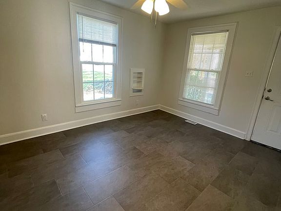 5th image of 812 Milton St