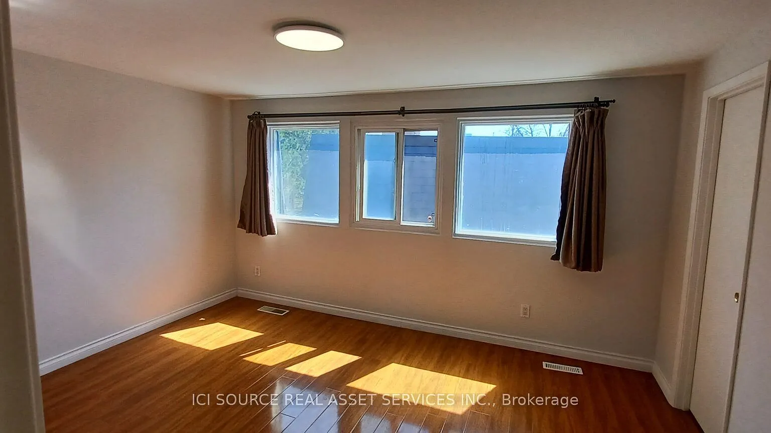 4 bed, $3,100 — Photo 2