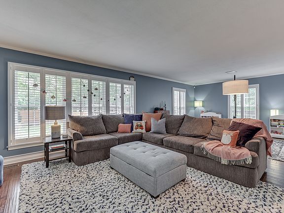 4th image of 1207 Tulip Dr