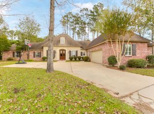 1715 Logan Ln, Mandeville, LA 70448