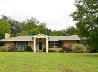 1119 Park Manor St, Nichols Hills, OK 73116