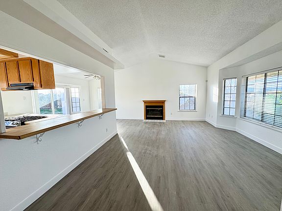 4th image of 9808 Susan Ave