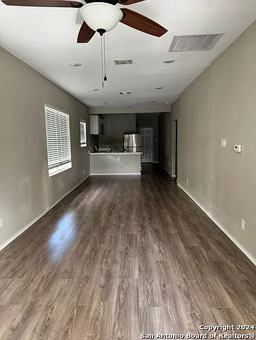 3 bed, 1.0 bath, 1100 sqft, $1,450 — Photo 2