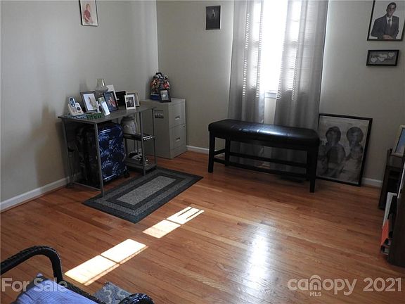 5th image of 5115 Westgate Dr