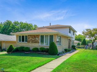 10322 S Knox Ave, Oak Lawn, IL 60453
