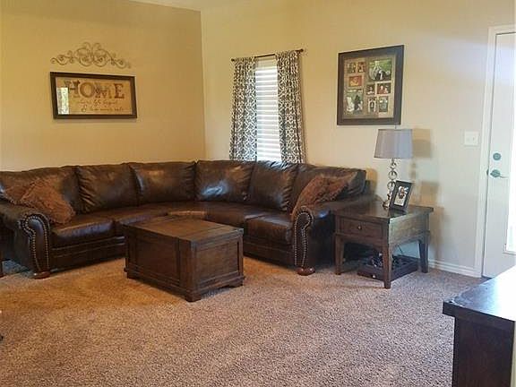 3rd image of 514 Longhorn Dr