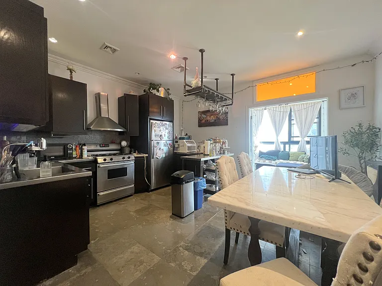 366 W 46th St #4 — Photo 3