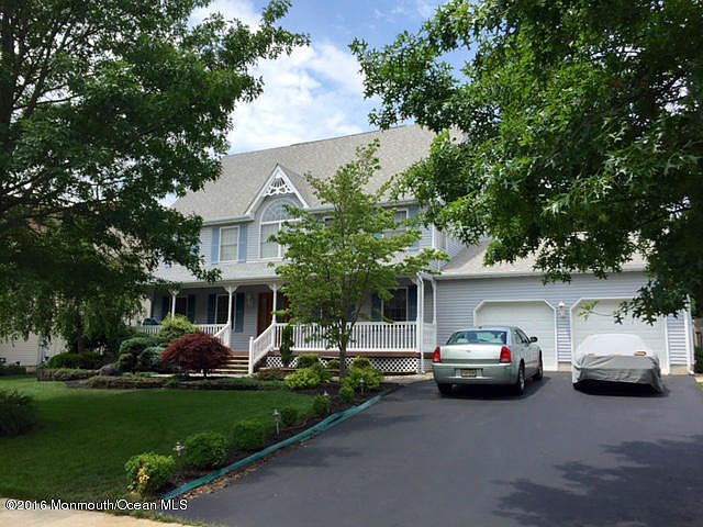 1st image of 128 Lilac Dr