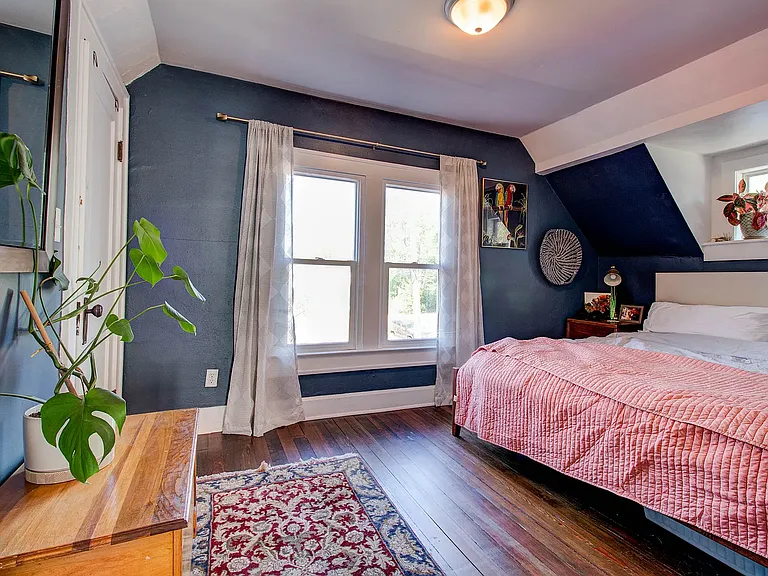 330 Bernard Ave — Photo 6