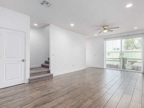 4th image of 3214 N 70th St Unit 1005
