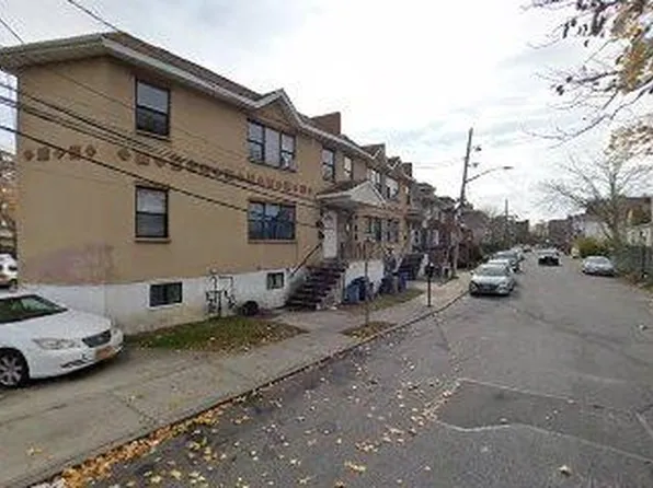 324 Beach 15th St, Far Rockaway, NY 11691