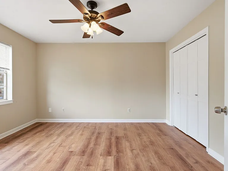 515 Chesterfield Ave #F — Photo 15
