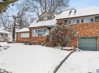 944 Eastlawn Dr, Teaneck, NJ 07666