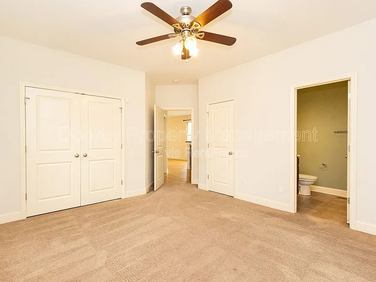 226 N Hickory St — Photo 14