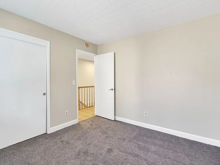 6733 N Warren Ave — Photo 21