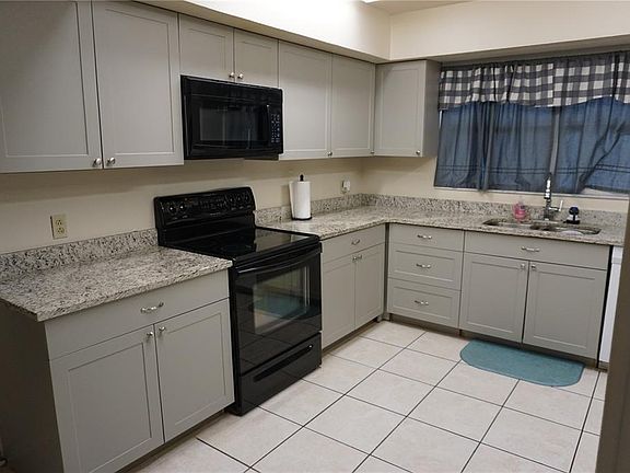 3rd image of 808 Childers Loop