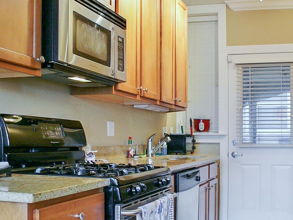 1st image of 4865 N Hermitage Ave #2B