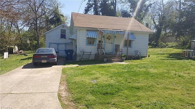 2nd image of 403 Playground Rd