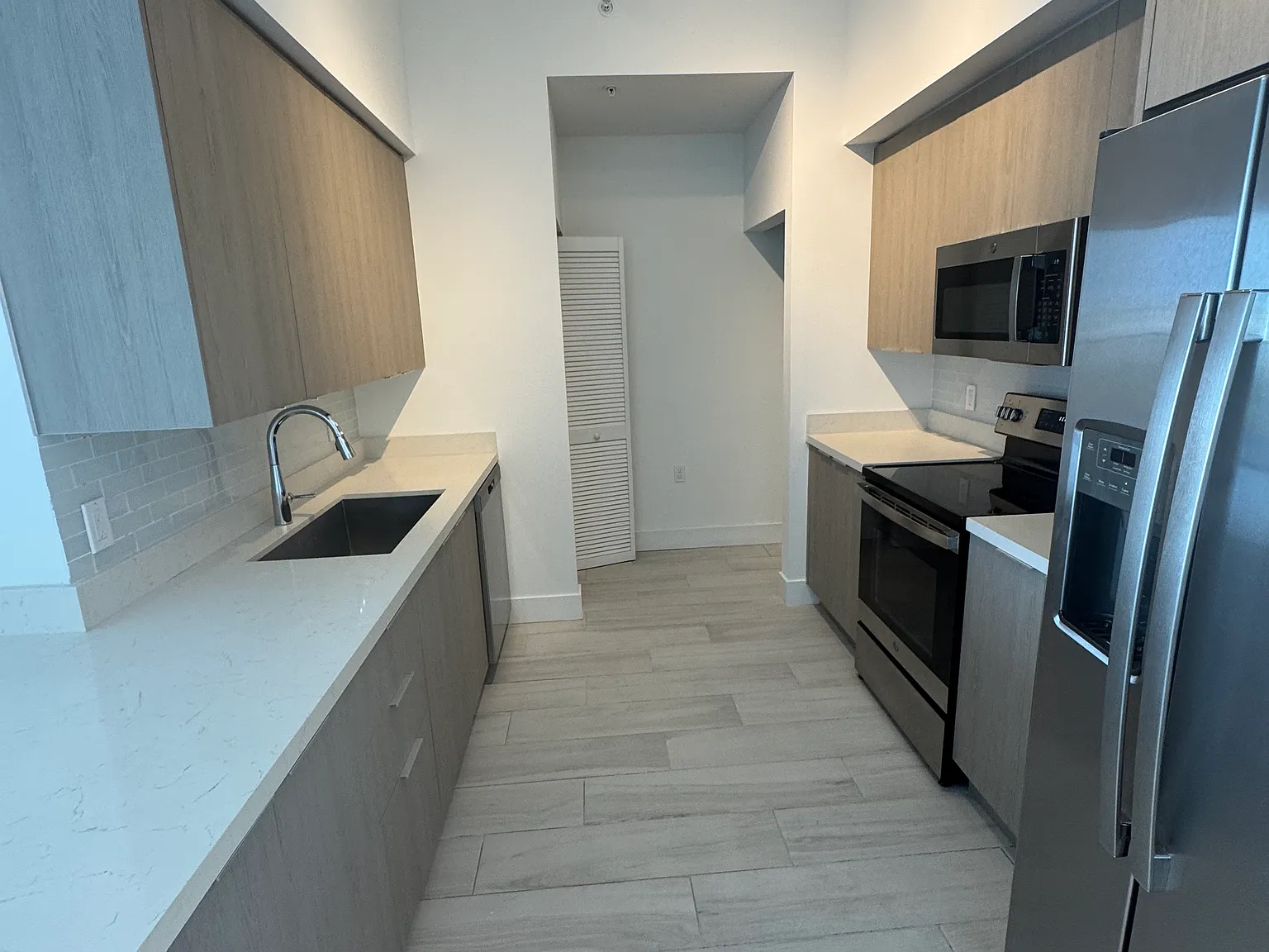 2 bed, 1090 sqft, $2,850 — Photo 1