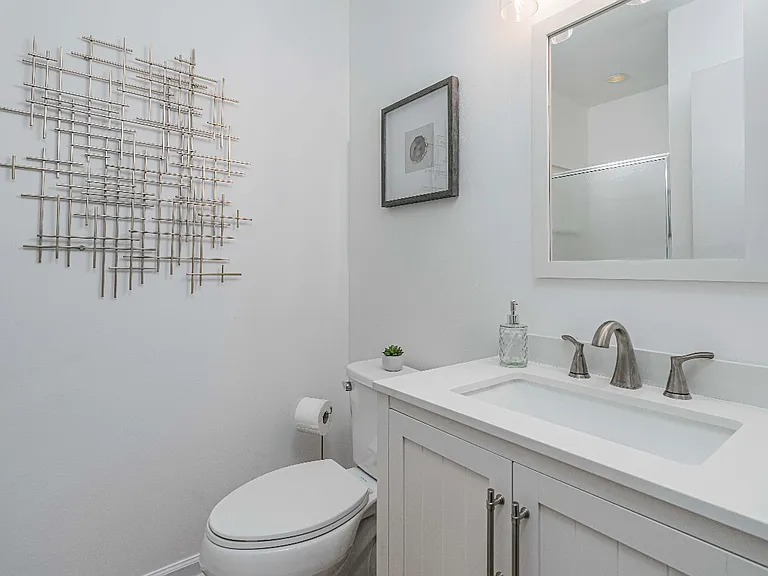 1135 Hulon Ln — Photo 12