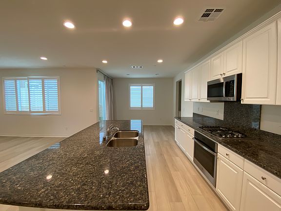 3rd image of 30676 Dunn Dr