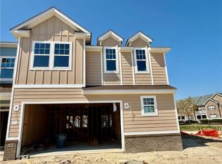 709 Flatrock Ln, Chesapeake, VA 23320