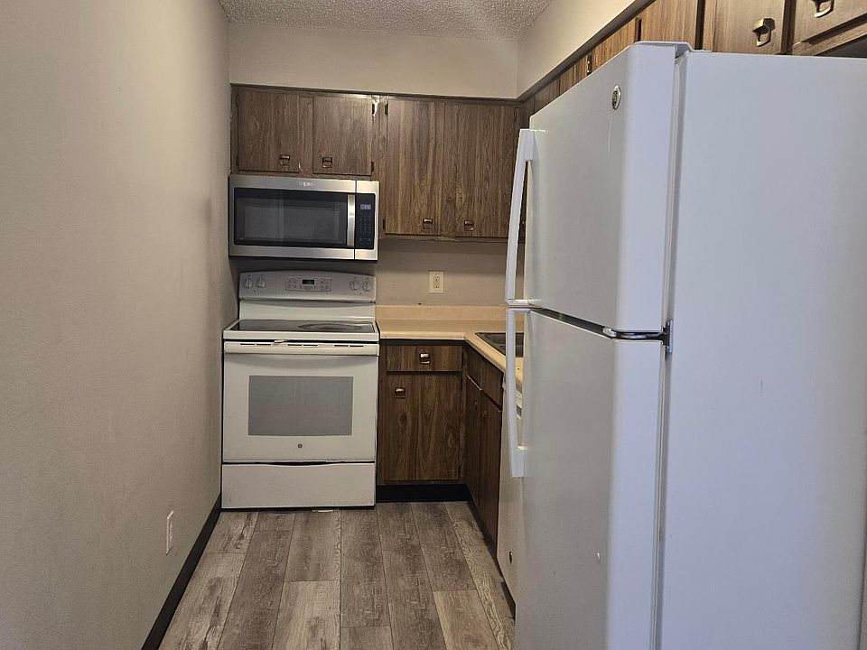 1st image of 321 Finkbine Ln APT 11