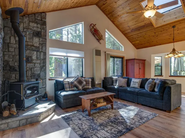 2677 Country Club Dr, Arnold, CA 95223