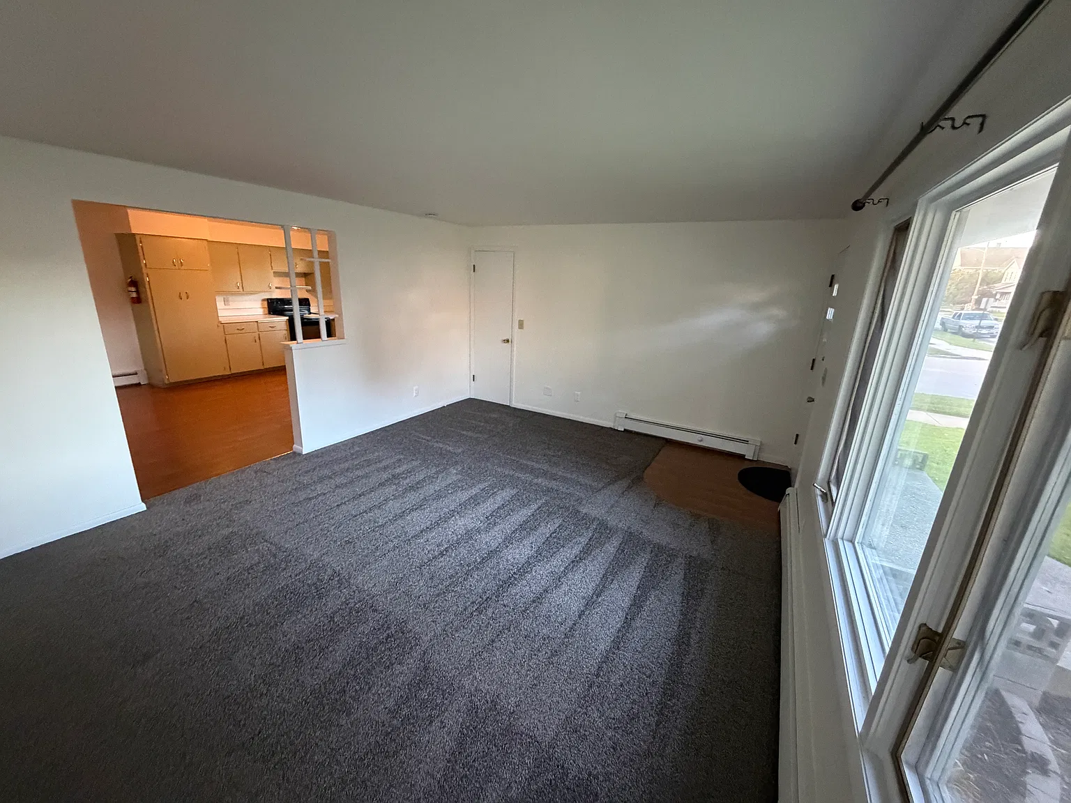 2 bed, 1000 sqft, $1,000 — Photo 3