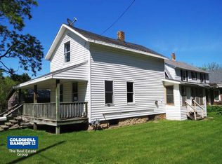 403 E Cook St, New London, WI 54961