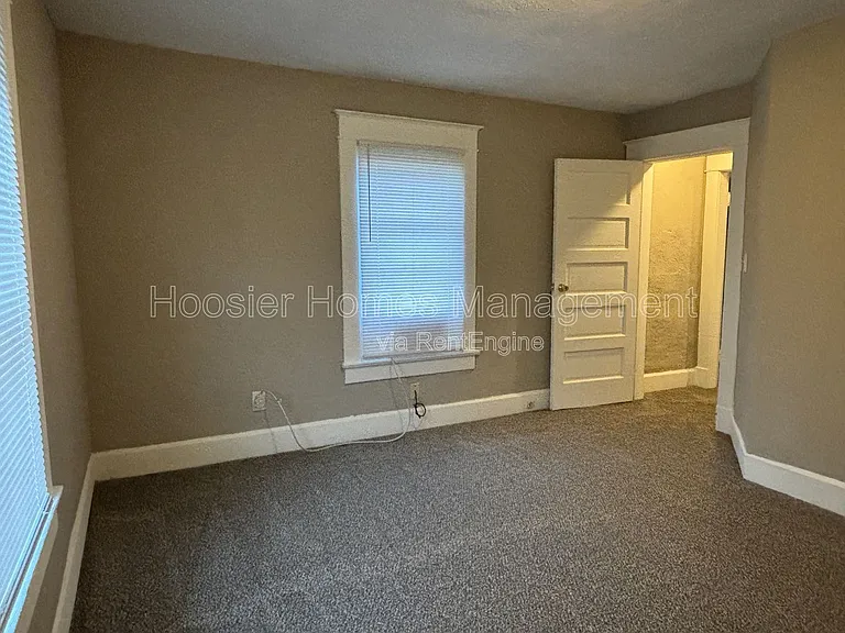 1421 N Olney St — Photo 16