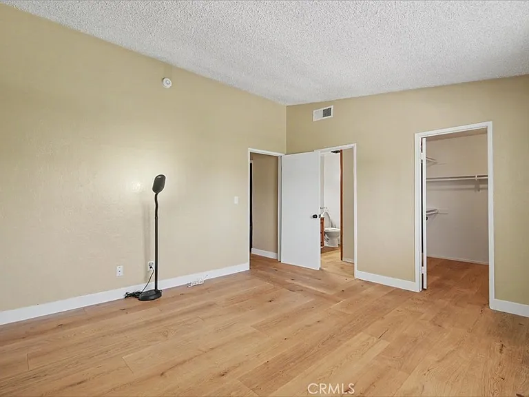 21019 Gresham St #22 — Photo 14