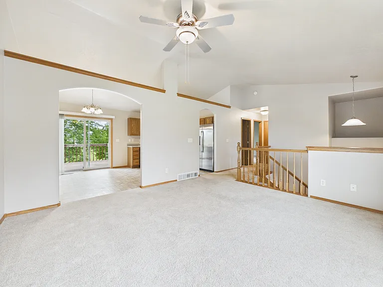 2505 N Vincent Ave — Photo 15