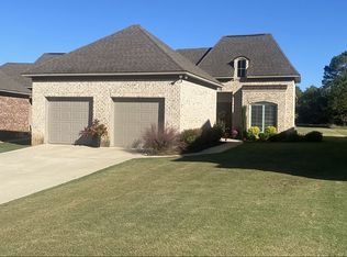 110 Clermont Ct, Tupelo, MS 38801