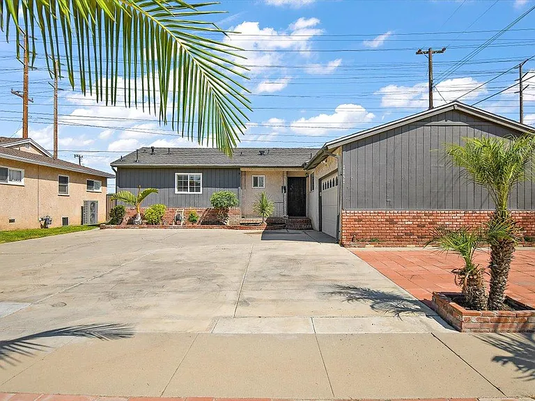 7757 La Mesa Way — Photo 27