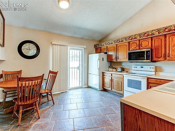 5th image of 7940 Sangor Dr